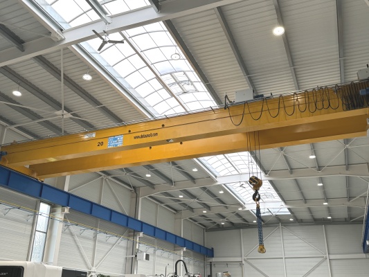 Die Handhabung von Werkzeugmaschinen: eine Sache für Experten!