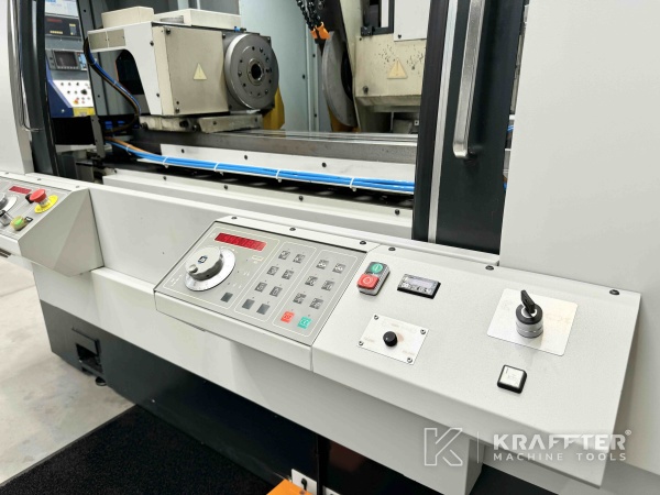 Präzisions-CNC Rundschleifmaschine JONES & SHIPMAN Ultramat 650 Easy-B 90120 - Gebrauchte Werkzeugmaschinen