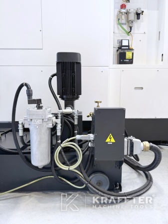 Präzisionsbearbeitung mit gebrauchten CNC Bearbeitungszentrum MAZAK VTC 800/30SR 90187