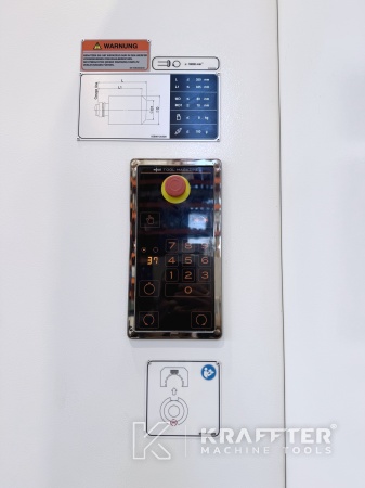 CNC Bearbeitungszentrum für die Metallbearbeitung und Feinmechanik MAZAK VTC 800/30SR 90187