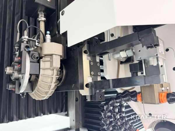 Hochpräzisions-CNC Werkzeugschleifmaschine WALTER Helitronic Basic 90142 | Werkzeugmaschinen gebraucht