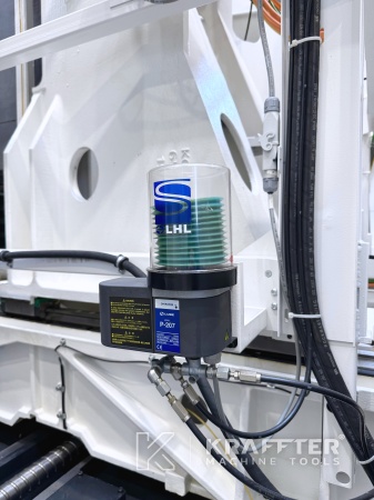 Verkauf von CNC Bearbeitungszentrum MAZAK VTC 800/30SR 90187 Gebrauchte Werkzeugmaschinen