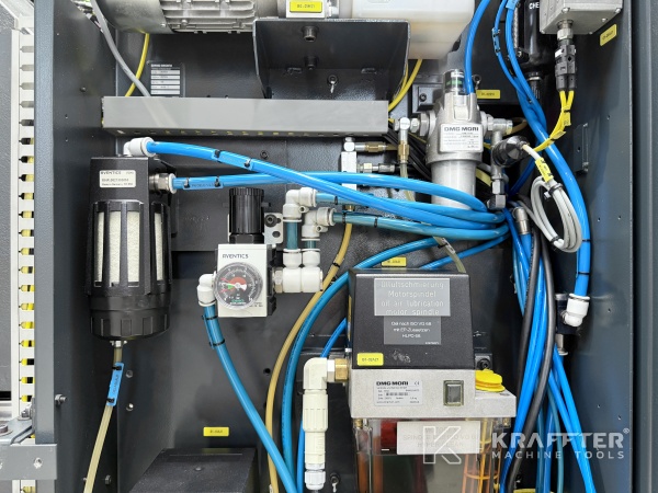 CNC Bearbeitungszentrum DMG MORI DMU 65 monoBLOCK 90170 – überholt, Vertrieb in Deutschland, Europa und weltweit.