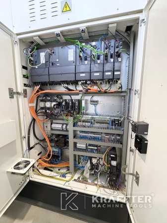 Industrielle Schaltschränke auf MAZAK VTC 800/30SR 90187