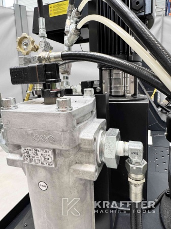 Internationaler Ankauf und Verkauf von CNC Bearbeitungszentrum MAZAK Variaxis C-600 90161