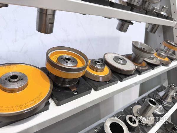 Maschinenausrüstung, Zubehör für CNC Werkzeugschleifmaschine WALTER Helitronic Power 90186
