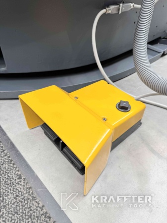 Präzisionsbearbeitung mit gebrauchten CNC Werkzeugschleifmaschine WALTER Helitronic Basic 90142