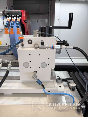 CNC Rundschleifmaschine mit numerischer Steuerung STUDER S33 90137