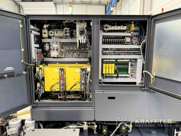 Industrielle Schaltschränke auf MIYANO BNJ 42 SY3 90118
