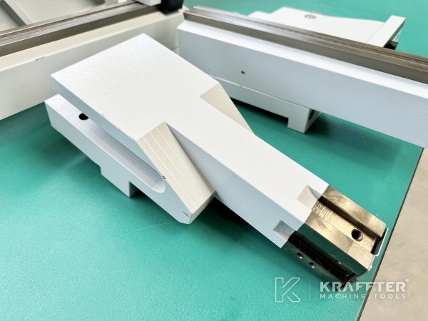 Maschinenzubehör für CNC Rundschleifmaschine KELLENBERGER 100 90121