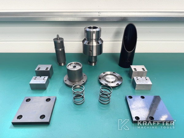 Ausrüstungen , Zubehör für CNC Bearbeitungszentrum WILLEMIN MACODEL 508 MT 90188