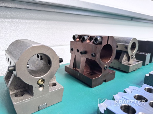 Zubehör, Ausrüstung und Werkzeuge für CNC-Drehmaschine BIGLIA B750-YS 90183
