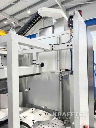 Präzisionsbearbeitung mit gebrauchten CNC Bearbeitungszentrum MIKRON UCP 600 Vario 90074