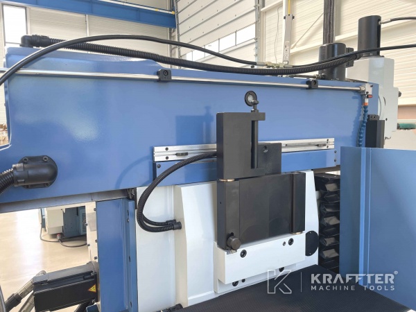 CNC Fräsmaschine gebraucht, PEDERSEN VPF-970TI 20689-997 3 Achsen zu verkaufen