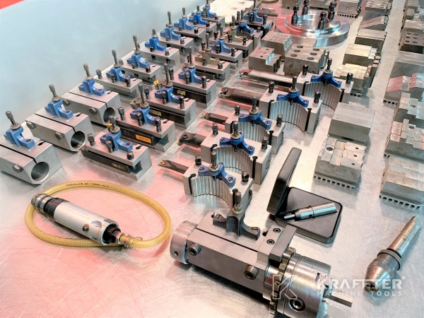 Feinmechanik : CNC Zyklendrehmaschine DMT KERN Status 20689-933