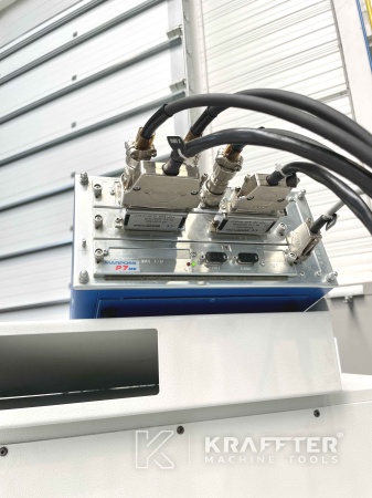 CNC Rundschleifmaschine STUDER Favorit CNC 20690-016 mit numerischer Steuerung