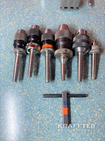 Verkauf von Konventionelle Drehmaschine SCHAUBLIN 70-CF 20689-949 Gebrauchte Werkzeugmaschinen