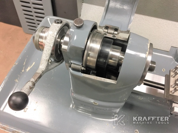 Konventionelle Drehmaschine SCHAUBLIN 70 20689-922 - KRAFFTER, Händler für gebrauchte Werkzeugmaschinen