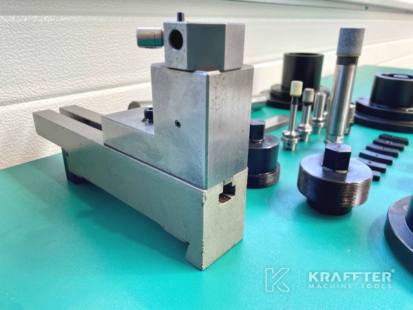 Zubehör, Ausrüstung und Betriebsanleitungen für GER C-1000 CNC 90088 bei KRAFFTER